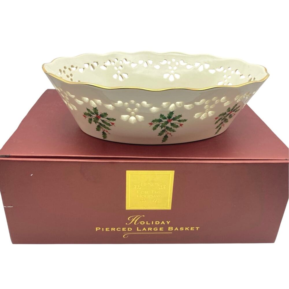 Lenox Pierced Porcelain Holly Berry 9.25" Oval Gold Rim Basket Original Box